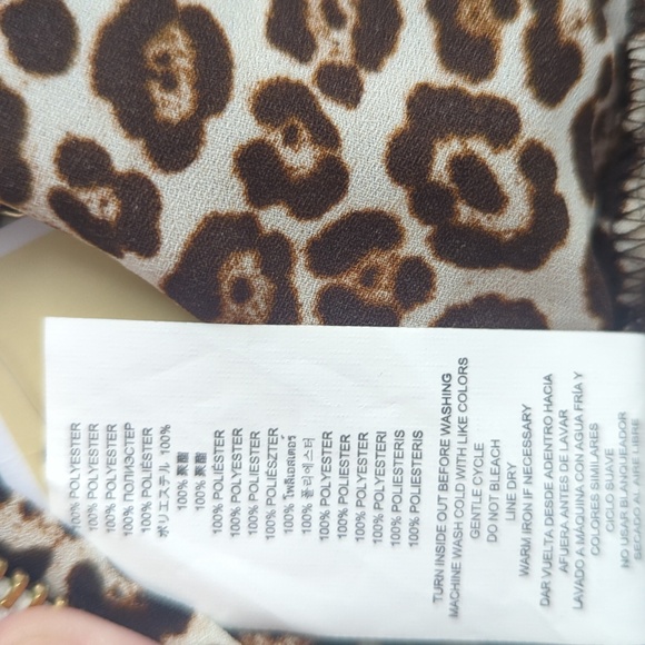 NWT leopard print sleeveless top. - Picture 5 of 5